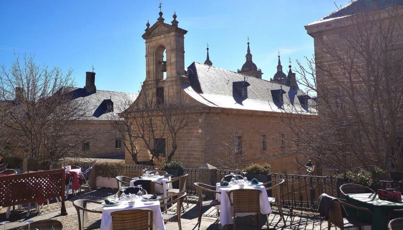 Appartamento Apartamento En Centro Historico De San Lorenzo De El Escorial Esterno foto